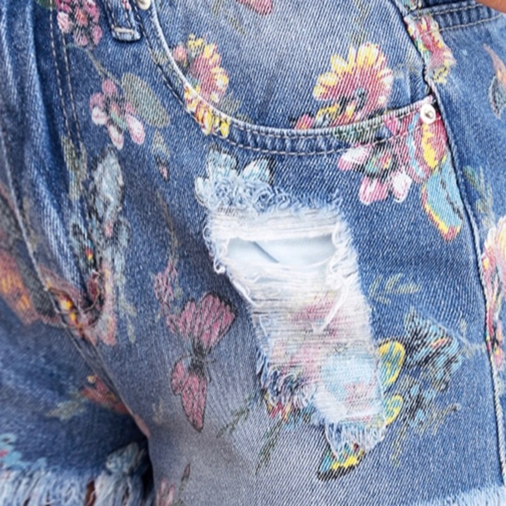 BLUE RIPPED BUTTERFLY DENIM SHORTS WITH RAW HEM - Picture 5 of 10